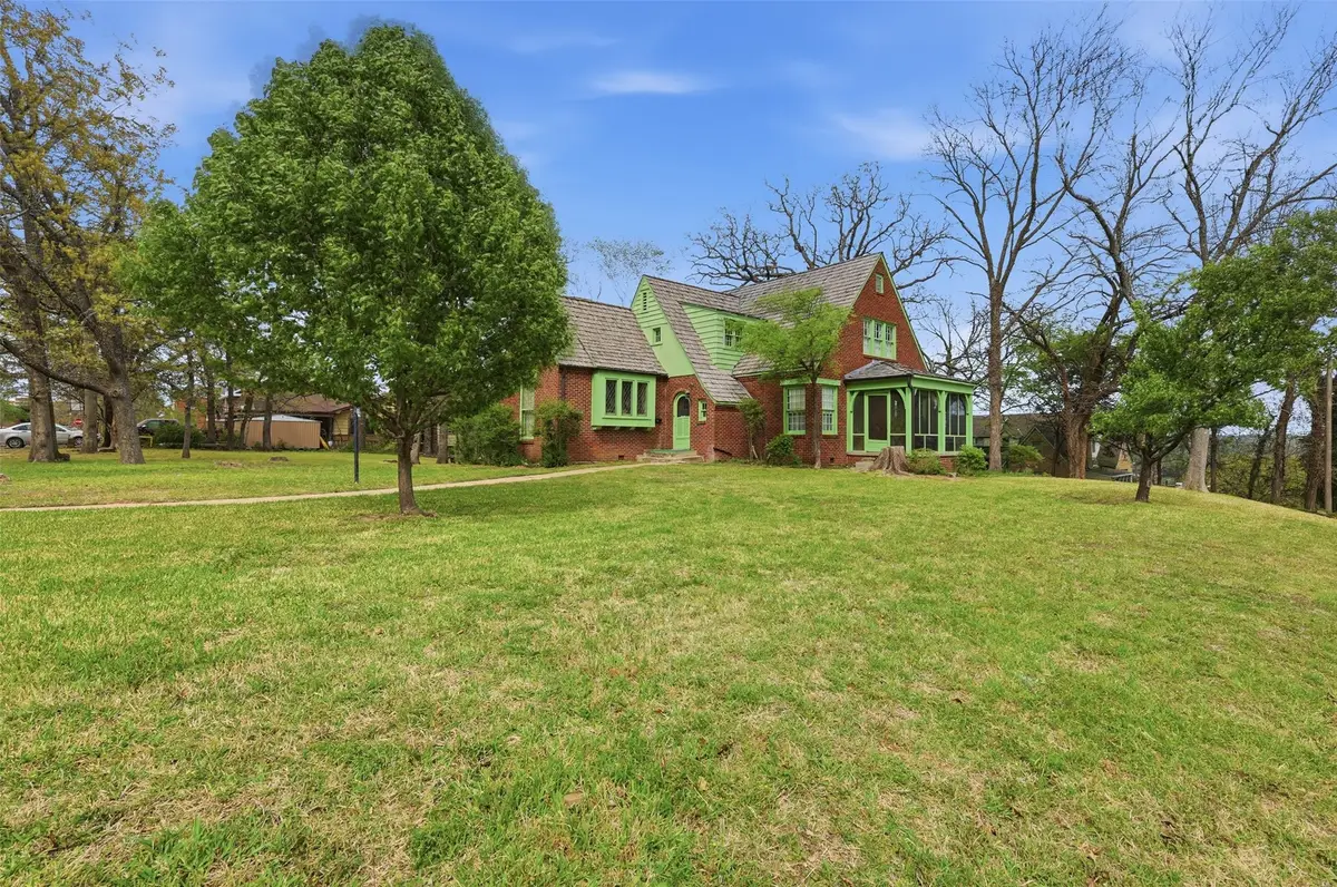 422 S Highland, Ada, OK 74820 - #1
