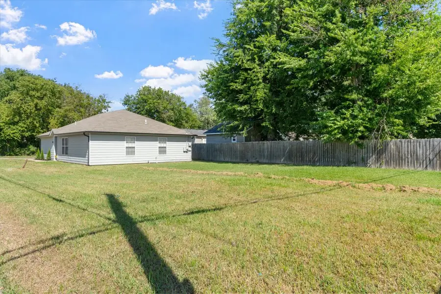 402 E Tecumseh Street, Tulsa, OK 74106 - #2