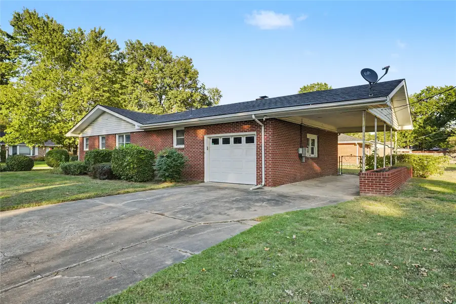 700 SE 10th Street, Pryor, OK 74361 - #2