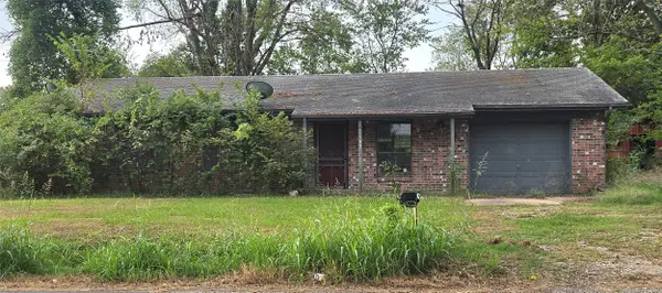 1102 E Fairview Avenue, Nowata, OK 74048
