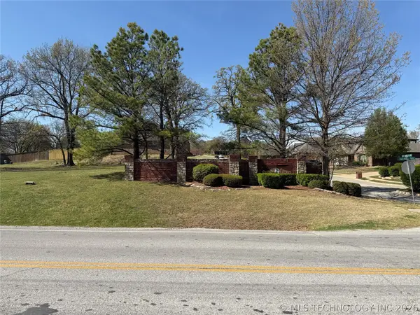 1302 N Old North Place, Sand Springs, OK 74063