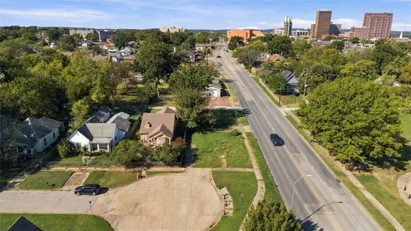 701 S Seneca Avenue, Bartlesville, OK 74003