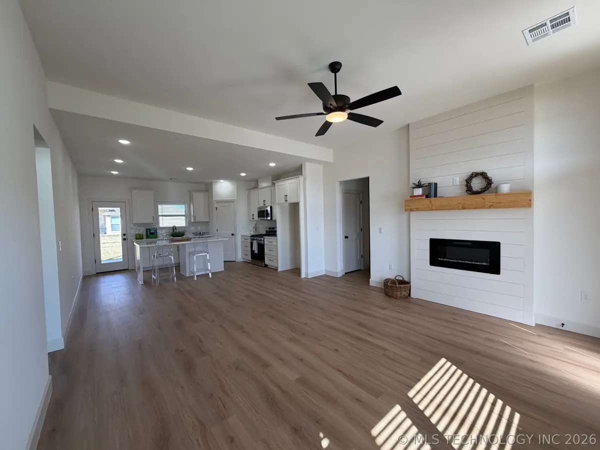 10866 S 279th East Avenue, Coweta, OK 74429 - #1