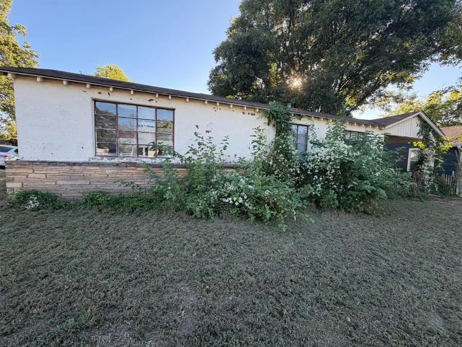 1015 N Wewoka Avenue, Claremore, OK 74017 - #2