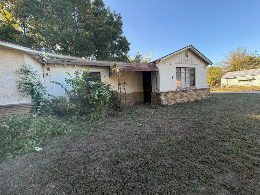1015 N Wewoka Avenue, Claremore, OK 74017 - #3
