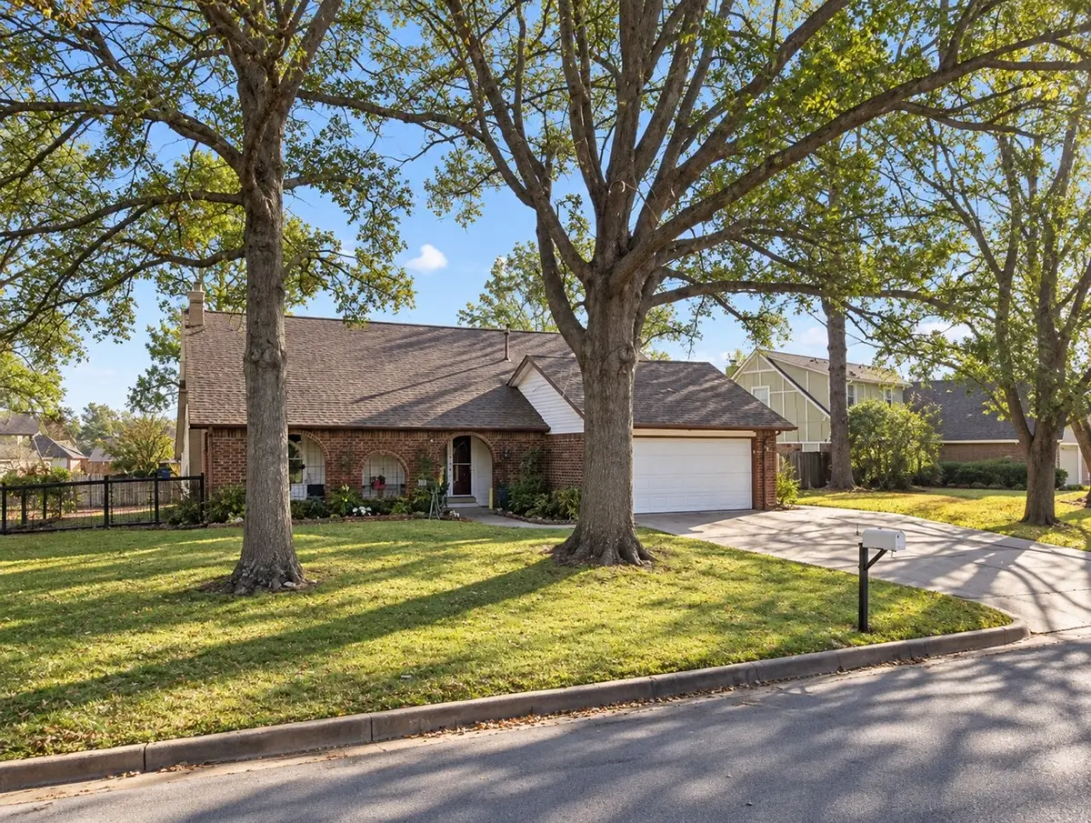 2601 W Fort Worth Street, Broken Arrow, OK 74012 - #1