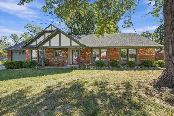 1202 Oklahoma Place, Claremore, OK 74017