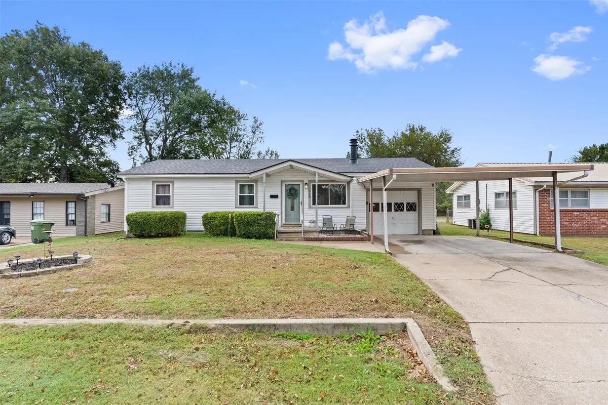 318 E Maple Street, Skiatook, OK 74070 - #1