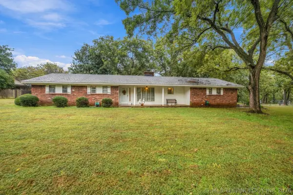 22025 S Wildwood Lane, Claremore, OK 74019