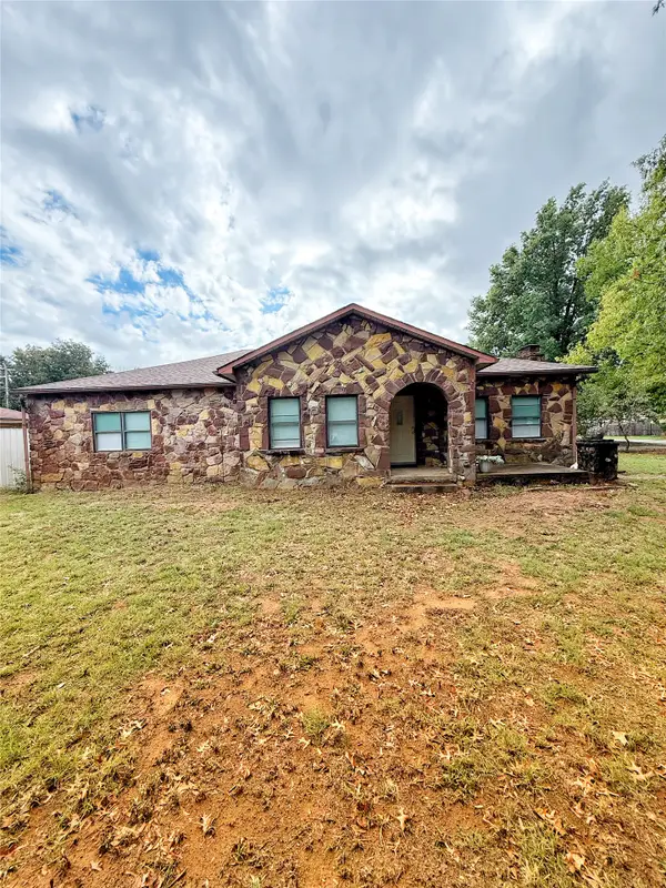 301 Warren Street, Holdenville, OK 74848