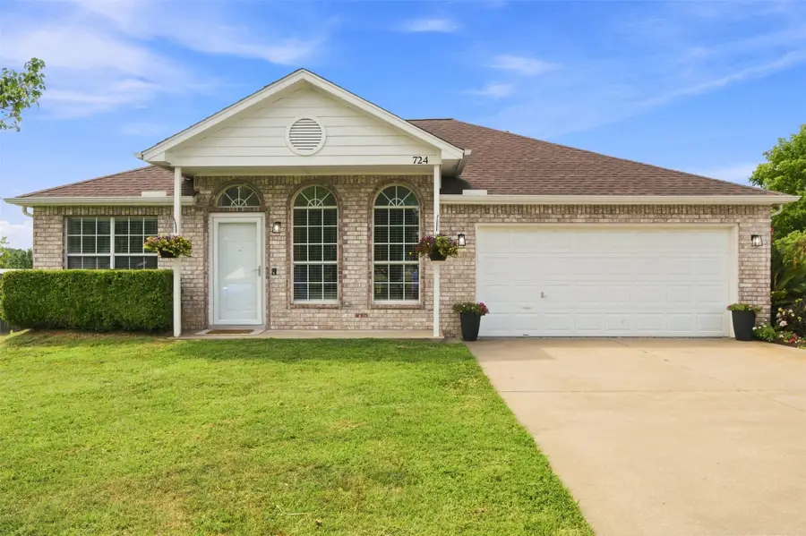 724 N Bixby Street, Coweta, OK 74429 - #2