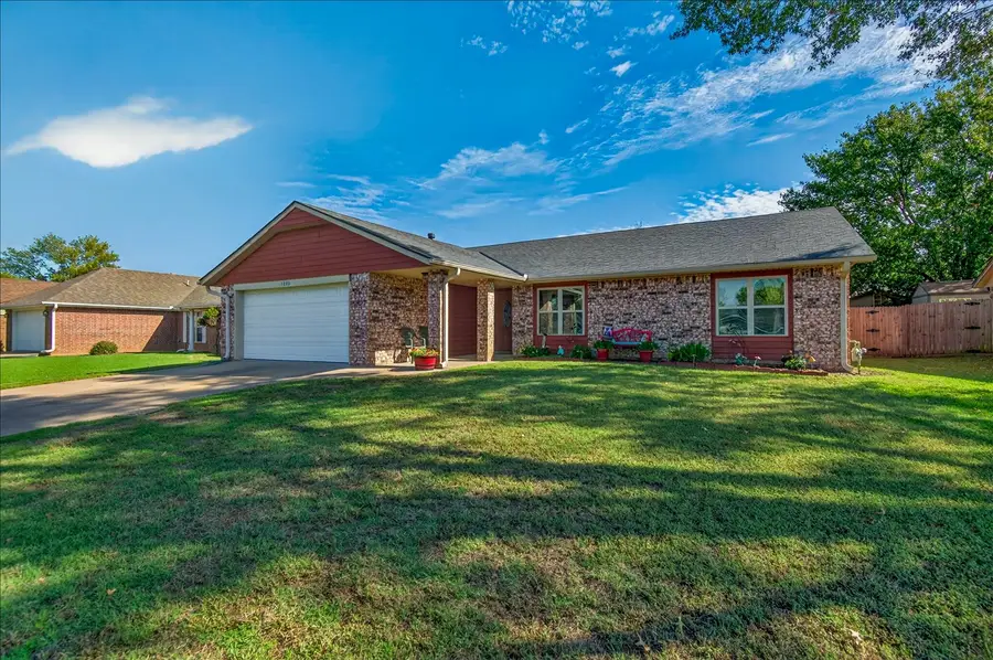 1230 Willow Creek Drive, Bartlesville, OK 74006 - #2