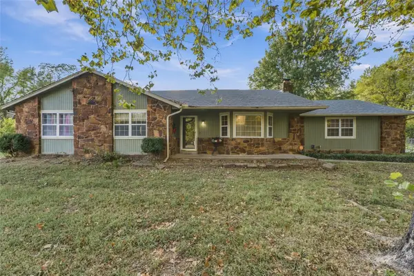 9650 Spring Lake Drive, Broken Arrow, OK 74014