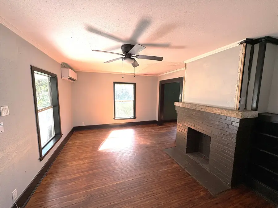 107 S Creek Avenue, Bartlesville, OK 74003 - #2