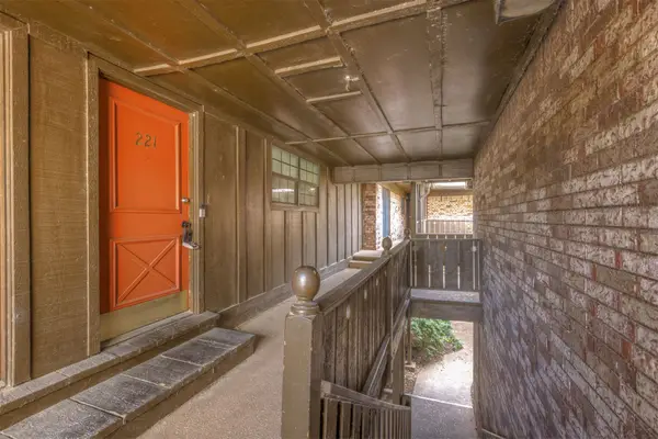 2224 S Boston Avenue #221, Tulsa, OK 74114