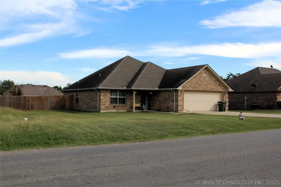 908 N 3rd, Calera, OK 74730 - #3