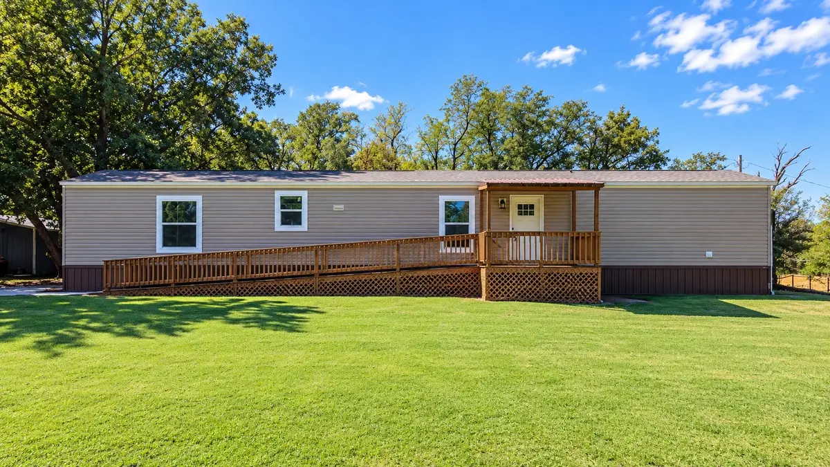 1422 N Pearl Street, Okmulgee, OK 74447 - #1