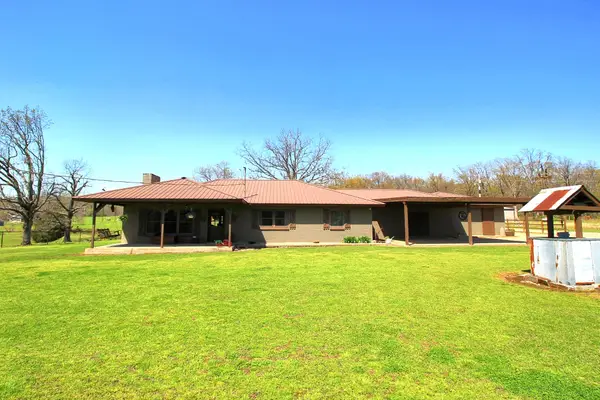 465501 E 800 Road, Stilwell, OK 74960