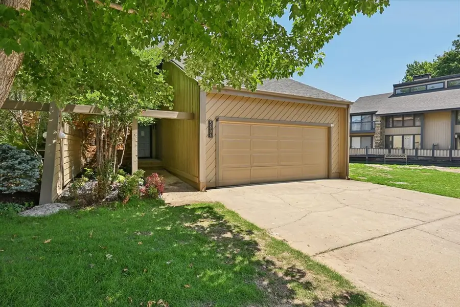 5804 S Atlanta Avenue S #2, Tulsa, OK 74105 - #3
