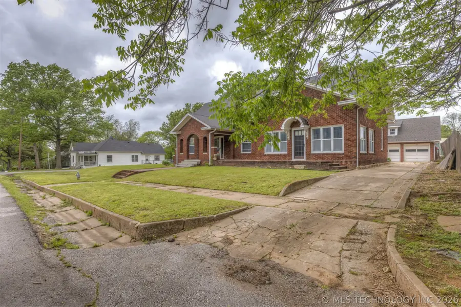 221 W Pecan Street, Coweta, OK 74429 - #2