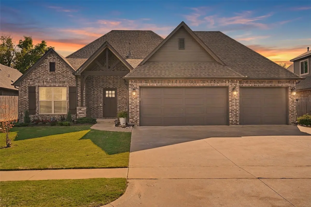 7406 E 81st Place, Owasso, OK 74055 - #1
