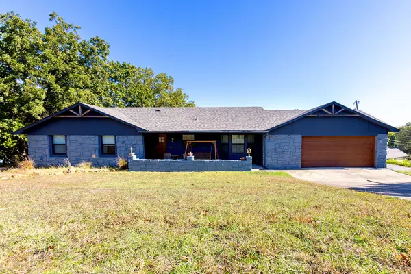 201 N Oak Ridge Drive, Sand Springs, OK 74063