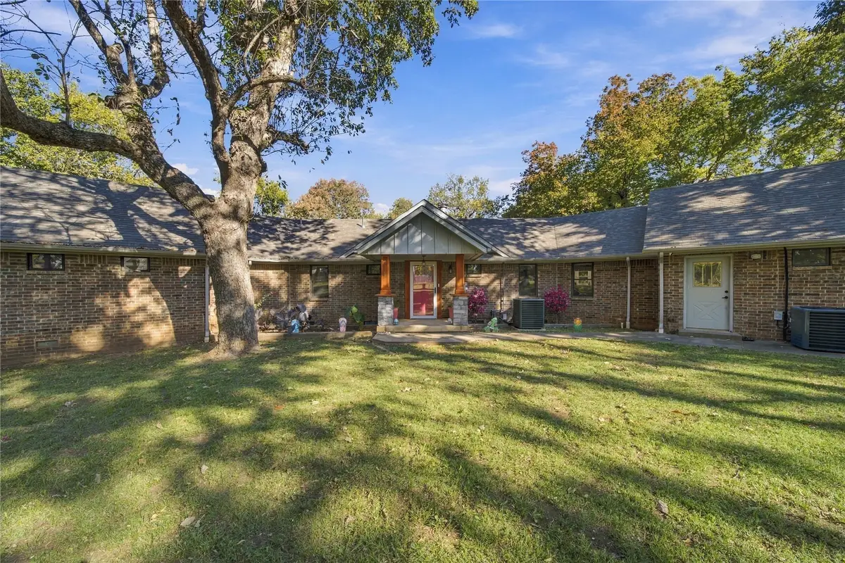 1701 N Hopi Street, Chouteau, OK 74337 - #1