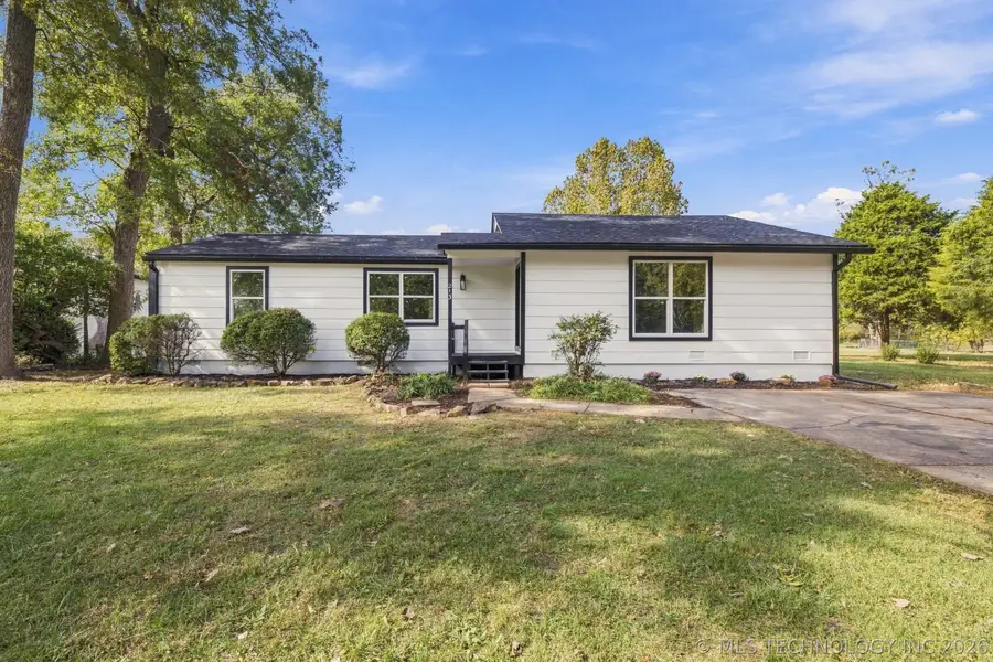 213 S Ash Street, Catoosa, OK 74015 - #2