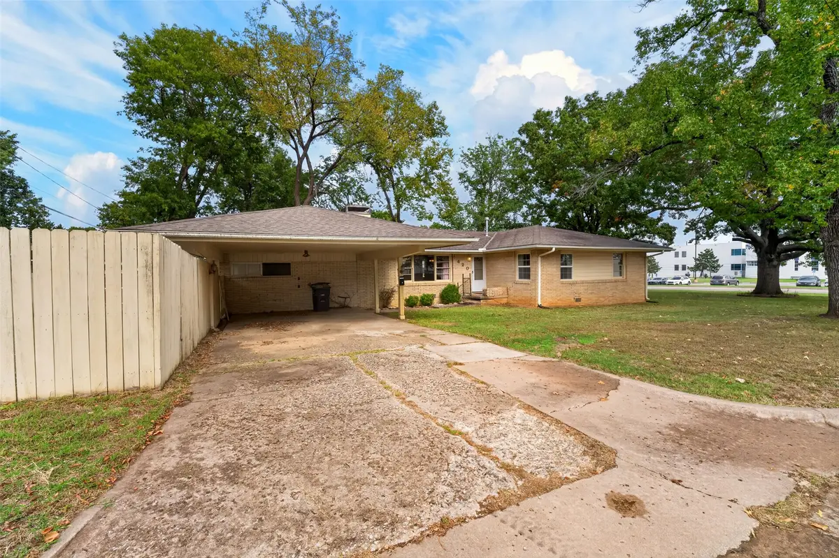 420 E 17th Street, Bartlesville, OK 74003 - #1