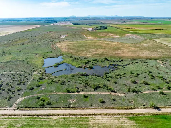 000 E 1330 Road, Lone Wolf, OK 73655