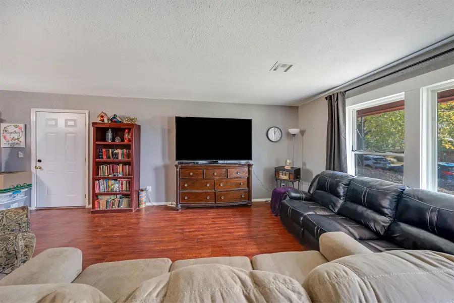 307 E Cloud Street, Bristow, OK 74010 - #3