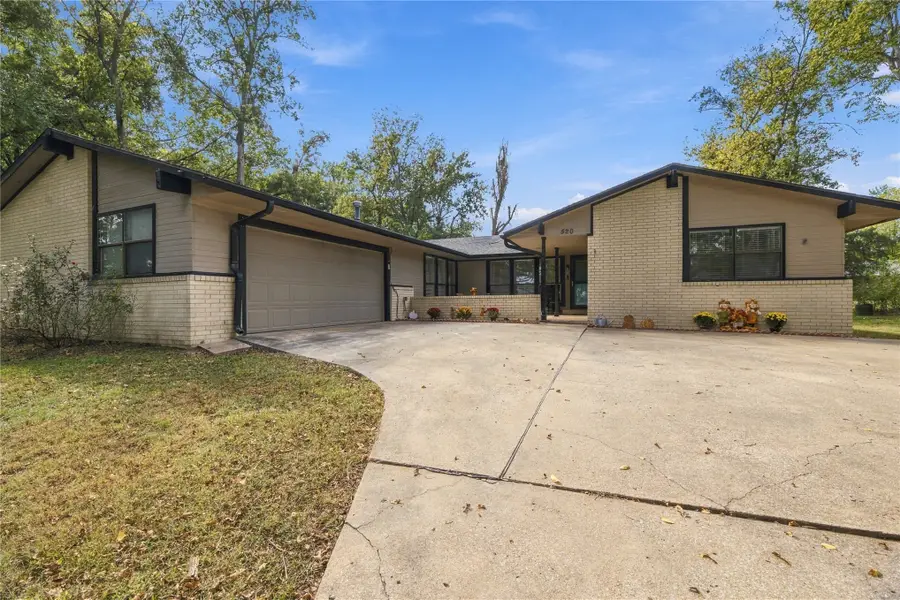 520 Ridgewood Drive, Pryor, OK 74361 - #3