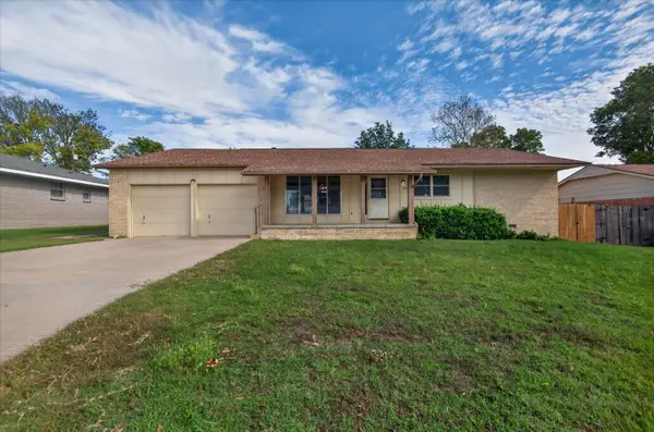 824 Crown Drive, Bartlesville, OK 74006