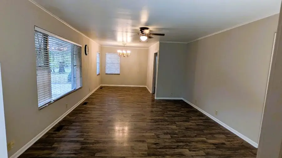 136 E Powell Street, Claremore, OK 74017 - #2
