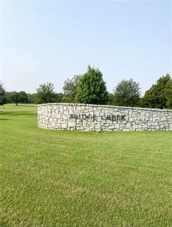 31 Oak Bridge Lane, Enid, OK 73703