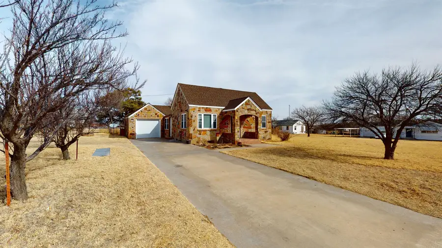 516 E First St, Shattuck, OK 73858 - Image #3