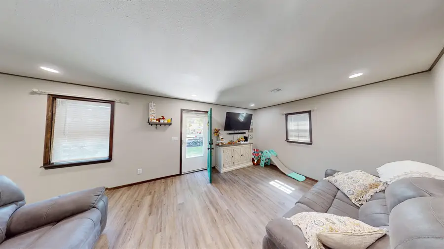 1407 14th Street, Woodward, OK 73801 - #3