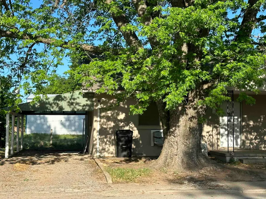 114 N Leach, Watonga, OK 73772 - Image #3