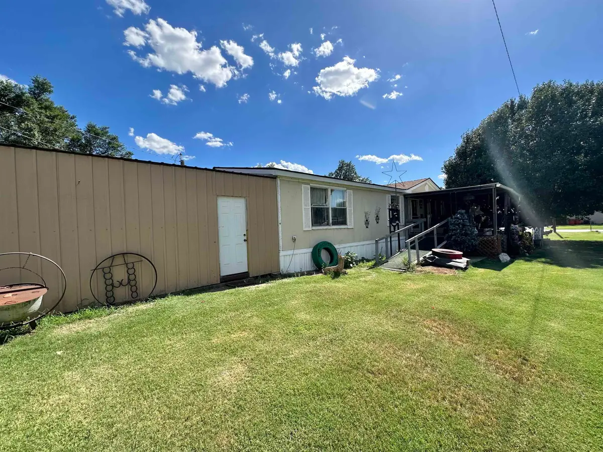 305 W First St, Seiling, OK 73663 - Image #1