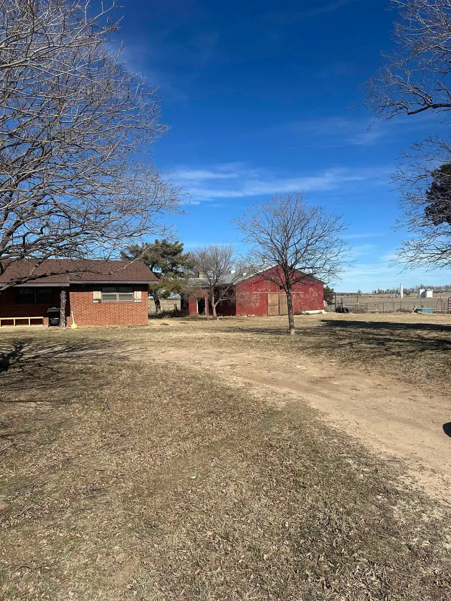 33021 Cimarron Rd, Waynoka, OK 73860 - Image #2