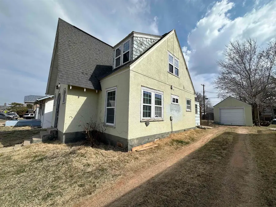 1620 9th St, Woodward, OK 73801-4610 - Image #3