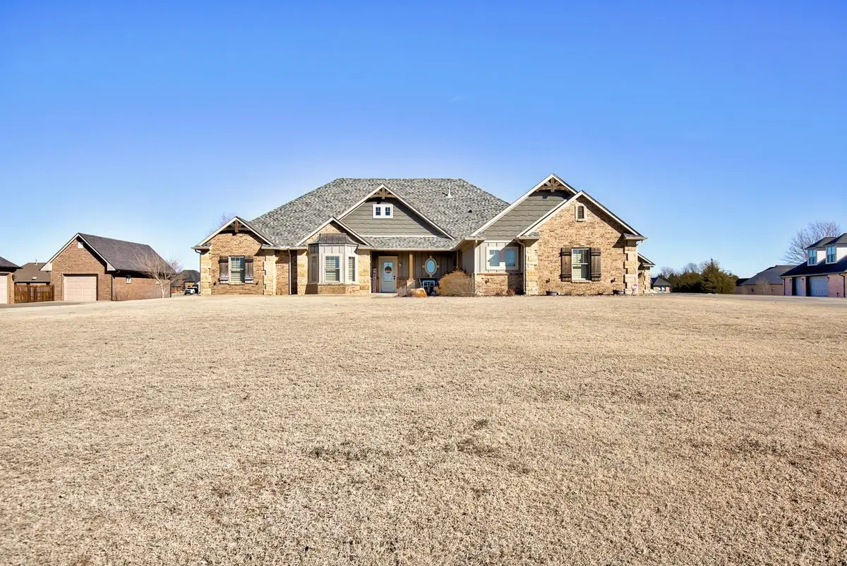 12 Chisholm Ln, Enid, OK 73703 - Image #1