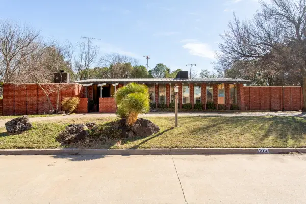 915 S Lincoln Dr, Enid, OK 73703