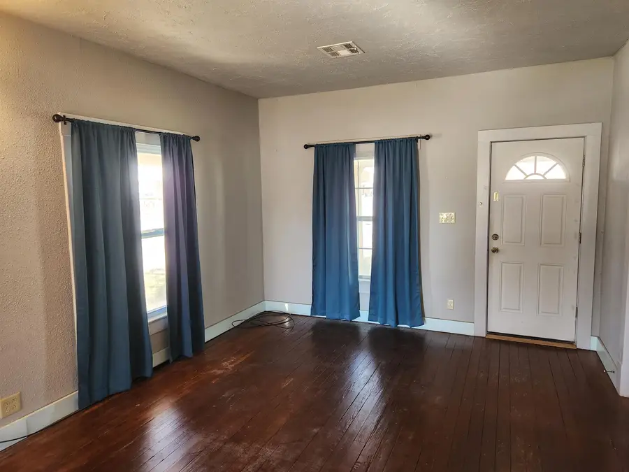 521 W Oklahoma, Enid, OK 73703 - Image #3