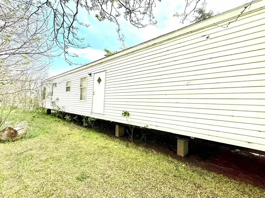 220 & 222 E Santa Fe Ave, Woodward, OK 73801 - Image #2