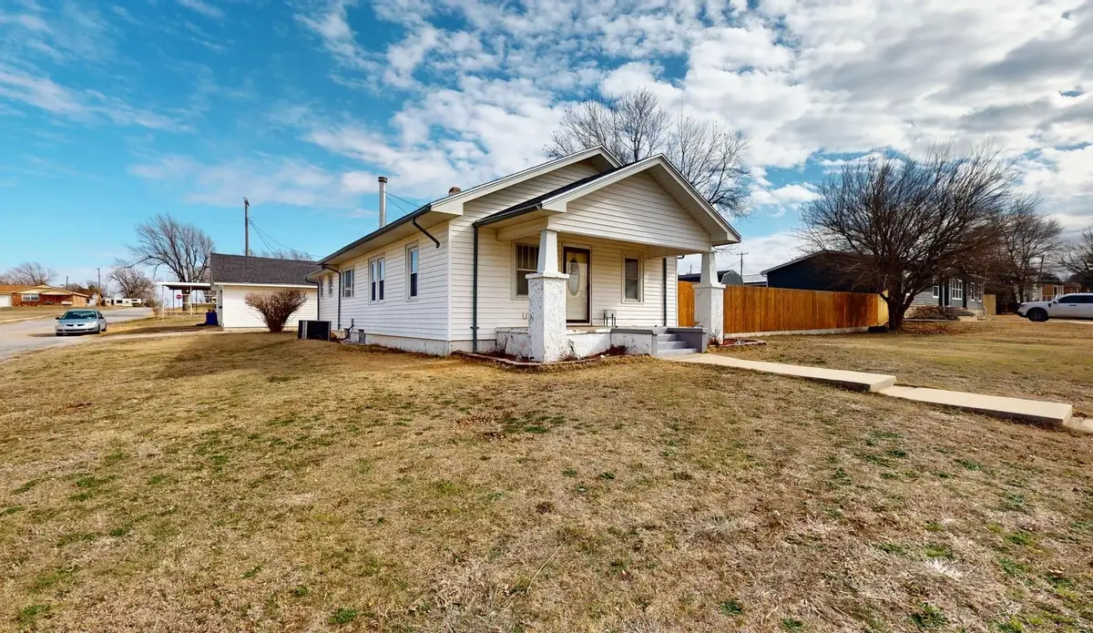 402 S Ellis St, Shattuck, OK 73858 - Image #1