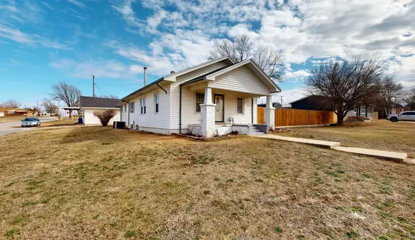 402 S Ellis St, Shattuck, OK 73858