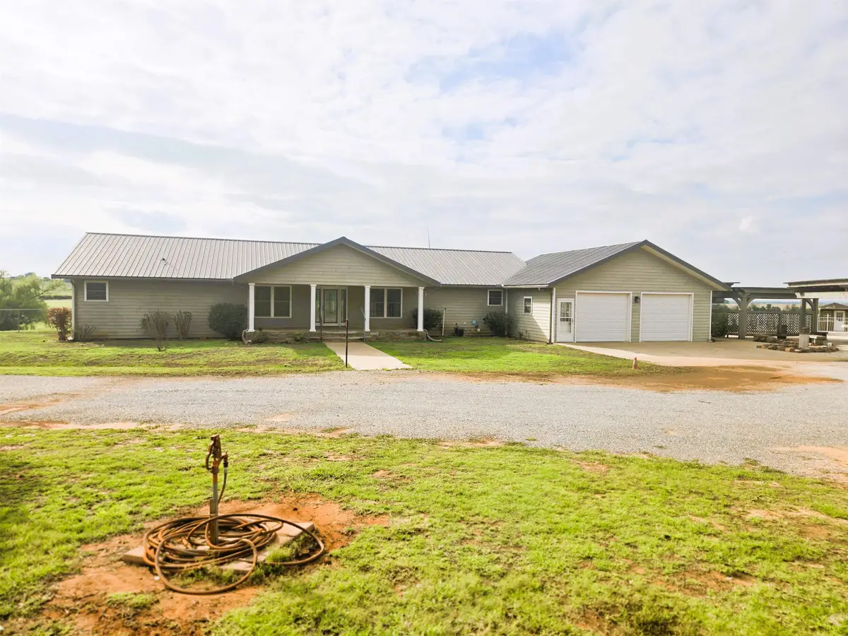 19816 E Wheat Capital Road, Covington, OK 73730 - Image #1