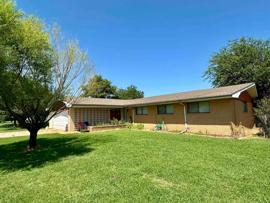 1524 Poplar St, Wakita, OK 73771 - Image #2