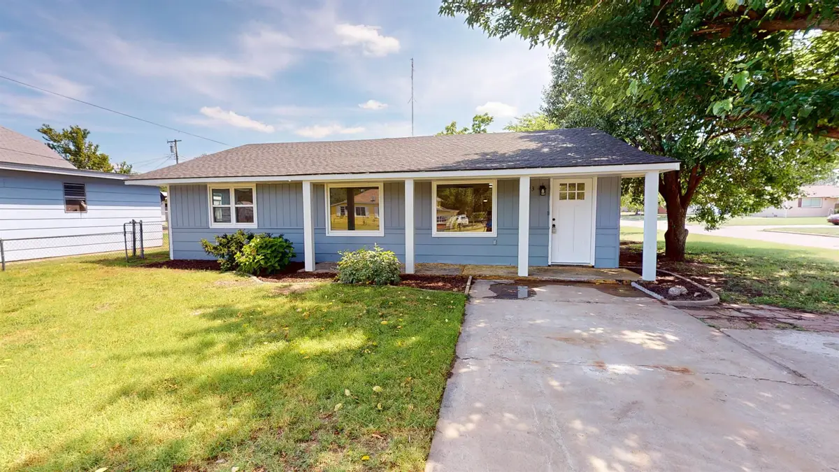 1223 Walnut Ave, Woodward, OK 73801 - Image #1